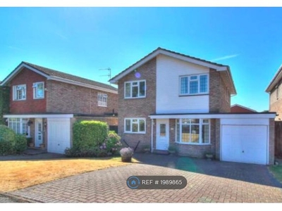 Detached house to rent in Wey Close, Ash GU12