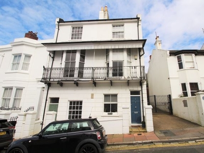 End terrace house for sale in Clifton Hill, Brighton BN1