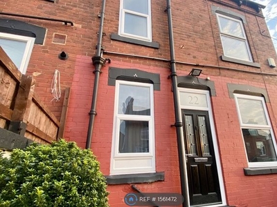 End terrace house to rent in Station Place, Leeds LS13