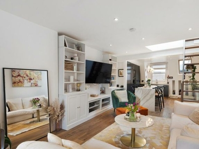 Flat for sale in Church Court, Richmond TW9