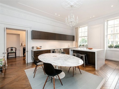 Flat for sale in Montagu Square, London W1H