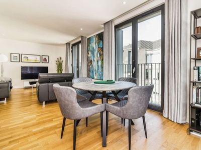 Flat for sale in Piccadilly Place, Manchester M1
