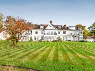 Flat for sale in Priory Road, Sunningdale, Ascot SL5