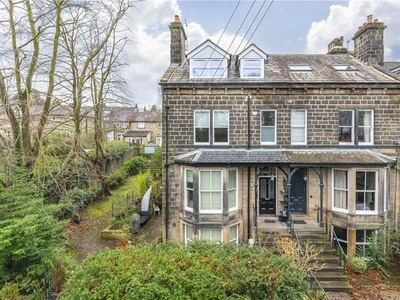 Flat for sale in Yewbank Terrace, Ilkley, West Yorkshire LS29