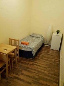 Flat share for rent in Chichele Road, NW2