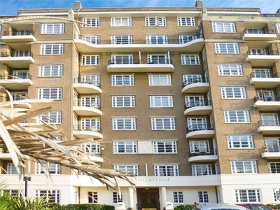 Flat to rent in 4 Grand Avenue, Hove, East Sussex BN3