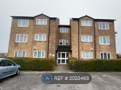 Flat to rent in Amber Court, Swindon SN1