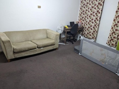 Flat to rent in Belvoir Drive, Leicester LE2