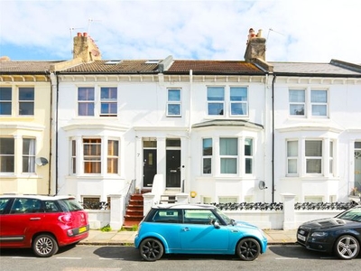Flat to rent in Goldstone Road, Hove, East Sussex BN3