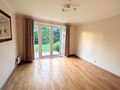 Flat to rent in Hadley Road, New Barnet, Barnet EN5