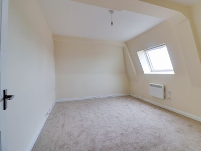 Flat to rent in Junction Road, Wigston LE18