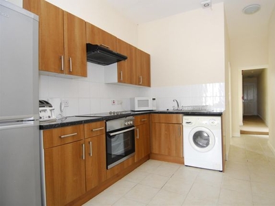 Flat to rent in Lockyer Road, Flat 1, Plymouth PL3