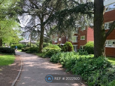 Flat to rent in Park Road, Solihull B91