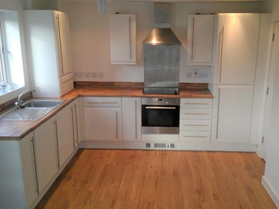 Flat to rent in Powell Road, Laindon, Basildon SS15