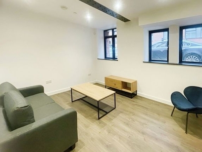 Flat to rent in Printing Press House, School Street, Manchester M4