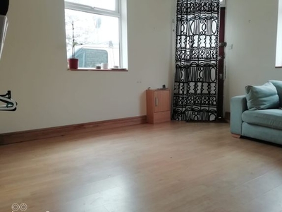 Flat to rent in Stanley Road, Ilford, Essex IG1