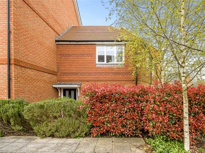 Flat to rent in Woodland Road, Dunton Green, Sevenoaks, Kent TN14
