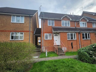 Property to rent in Eagle Close, Waltham Abbey EN9