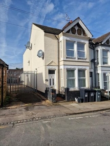 Property to rent in Lyndhurst Road, Luton LU1
