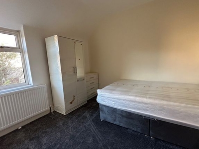 Room to rent in Church Road, Clipstone Village, Mansfield NG21