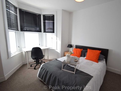 Room to rent in Room 1, Albert Road, Southend On Sea SS1