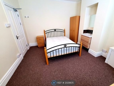 Room to rent in Spencer Bridge Road, Northampton NN5
