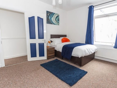 Room to rent in Stevens Crescent, Bristol BS3