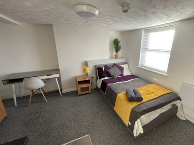 Room to rent in Worcester Street, Gloucester GL1