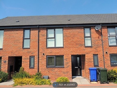 Semi-detached house to rent in Warrenwood Close, Doncaster DN6