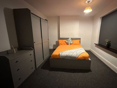 Shared accommodation to rent in Dalestorth Street, Sutton -In - Ashfield NG17