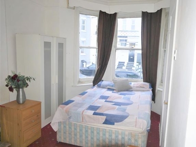 Shared accommodation to rent in St. Swithuns Road, Bournemouth BH1