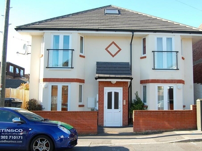 Studio flat for rent in Lower Parkstone, Poole, BH14