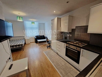 Studio flat for rent in Welford Place, Leicester, Leicestershire, LE1