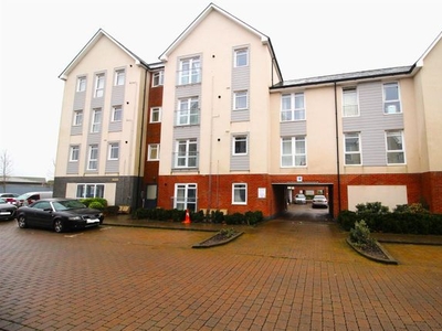 Studio to rent in Adams Close, Poole BH15