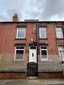 Terraced house to rent in 4 Warrels Grove, Leeds LS13