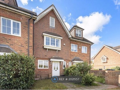 Terraced house to rent in Cameron Road, Chesham HP5