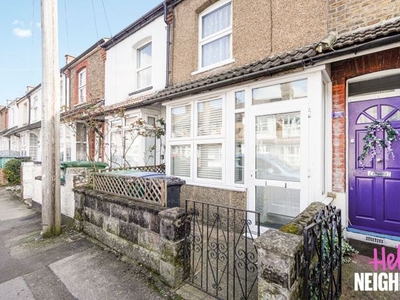 Terraced house to rent in Chester Road, Watford WD18