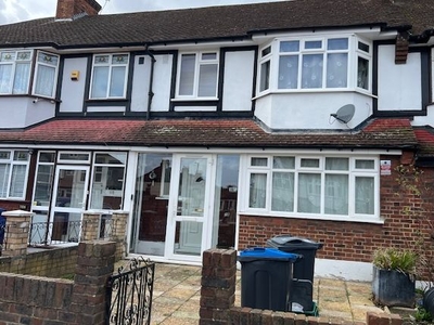 Terraced house to rent in Chestnut Grove, Mitcham CR4