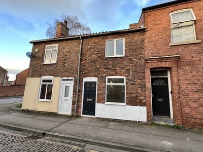 Terraced house to rent in Millgate, Selby YO8