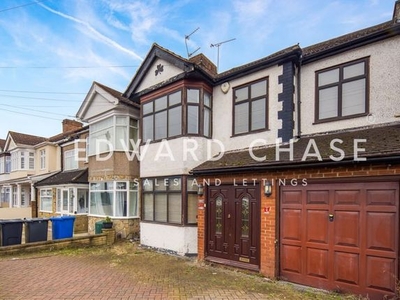 Terraced house to rent in Roding Lane North, Woodford Green IG8