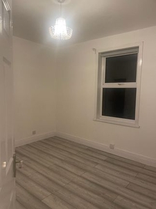 Terraced house to rent in Southview Road, Grays RM20