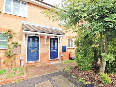 Terraced house to rent in Sycamore Close, Loughton IG10
