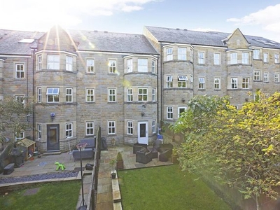 Town house for sale in College Drive, Ilkley LS29