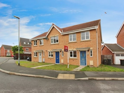 Town house to rent in Balshaw Way, Chilwell NG9
