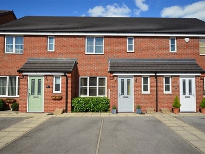 Town house to rent in Mulberry Close, Selby YO8