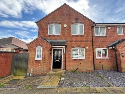 Town house to rent in Tudor Street, Sutton-In-Ashfield NG17