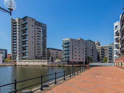 1 bedroom apartment for rent in Falcon Drive, Cardiff, CF10