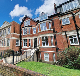 1 bedroom flat for rent in Norwich Avenue West, Bournemouth, Dorset, BH2