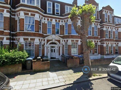 1 bedroom flat share for rent in Rutland Park Mansions, London, NW2