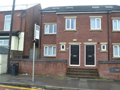 1 bedroom house share for rent in Bolton Road, Swinton, Manchester, M27